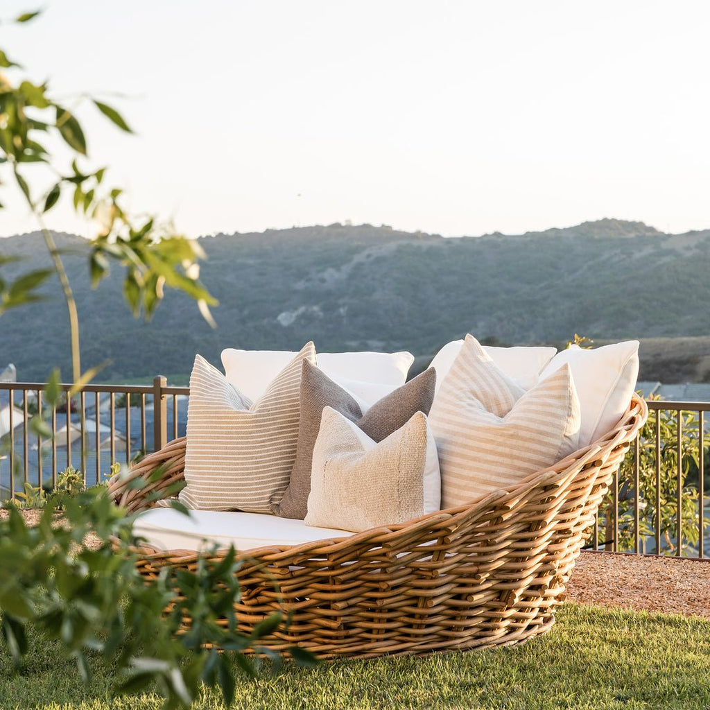 ZULU DAYBED | LUXURY WHITE | IN-OUTDOORS - Green Design Gallery