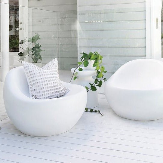 AKONI STOOL + SIDE TABLE | WHITE RESIN | IN-OUTDOORS - Green Design Gallery