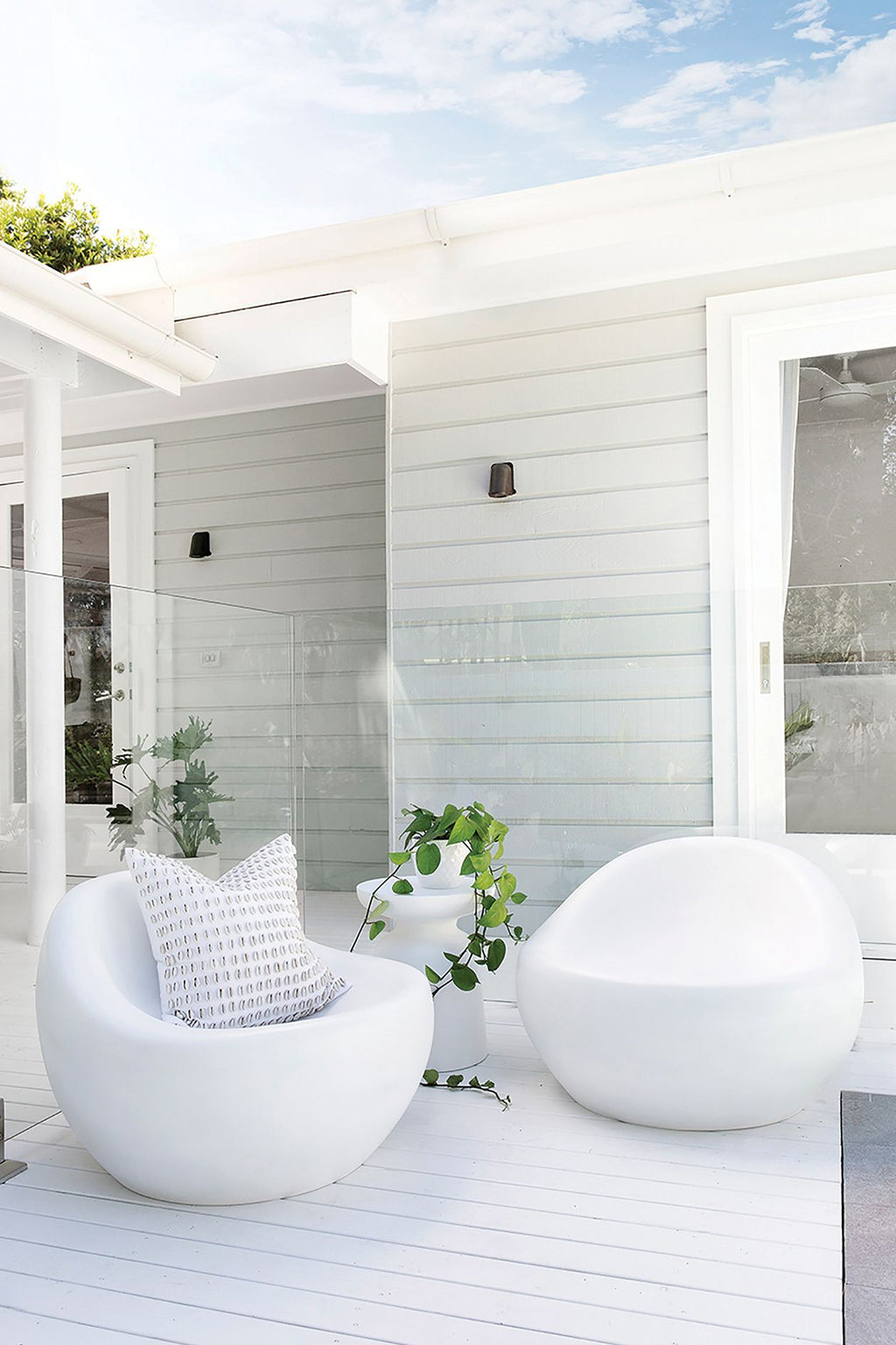 SANTORINI RESIN CHAIR - Green Design Gallery