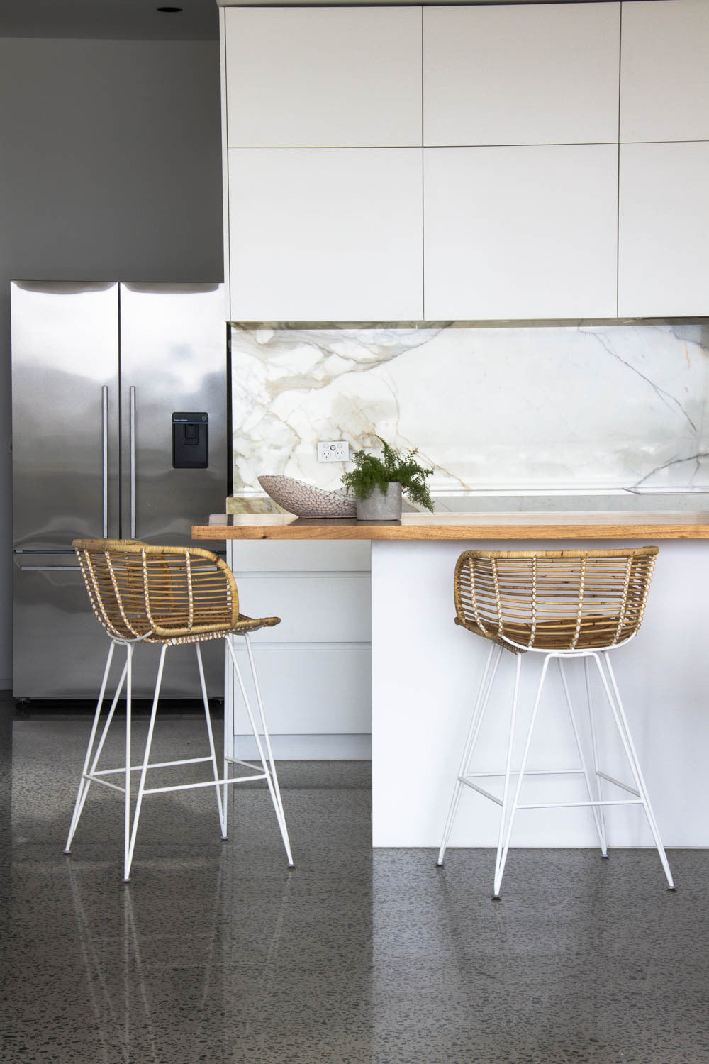 ANNA BARCHAIR / RATTAN + WHITE FRAME - Green Design Gallery