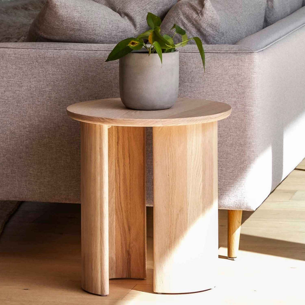 ARC SIDE TABLE | NATURAL OAK - Green Design Gallery