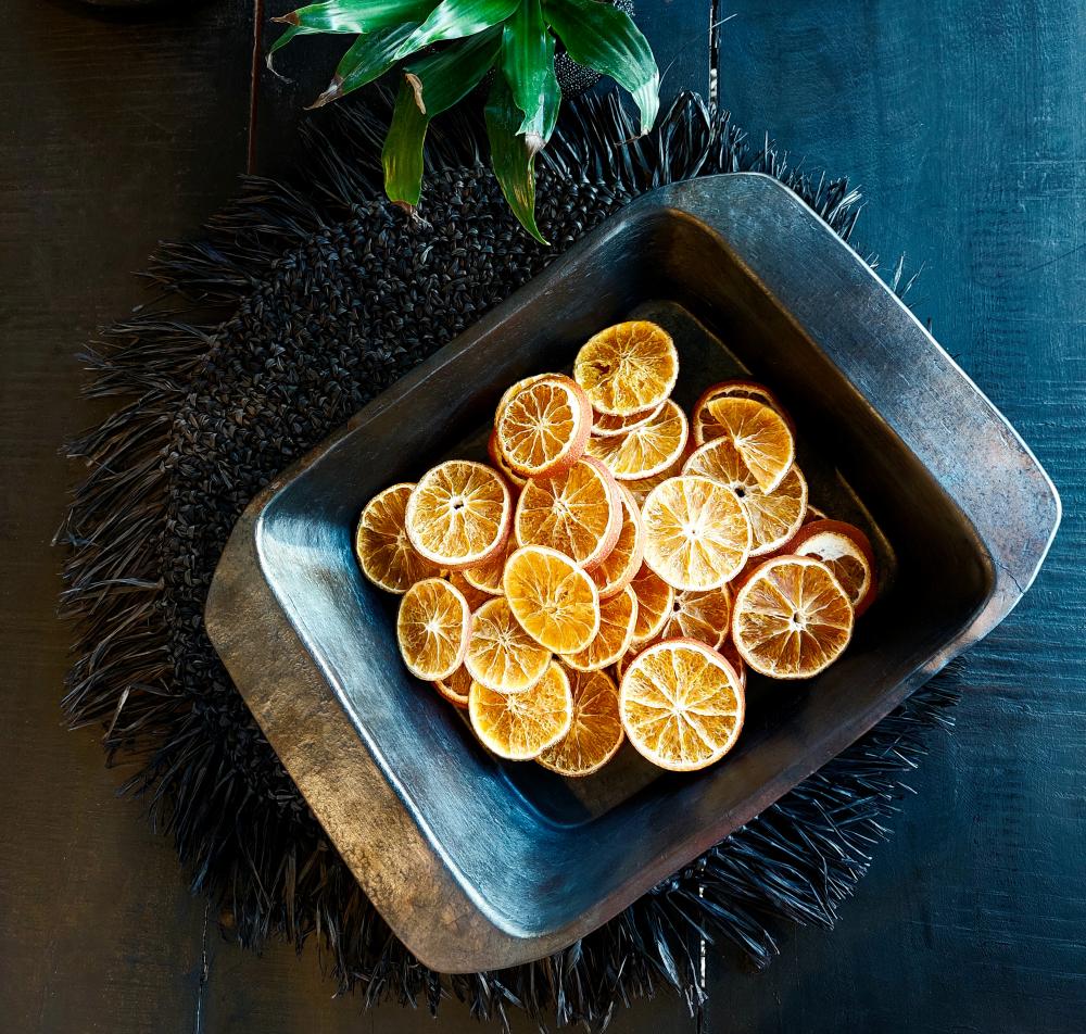 BURNED TERRACOTTA OVEN TRAY | BLACK - Green Design Gallery