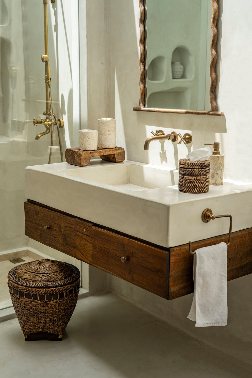 COLONIAL STORAGE BASKET WITH LID | RATTAN | 2 SIZES - Green Design Gallery