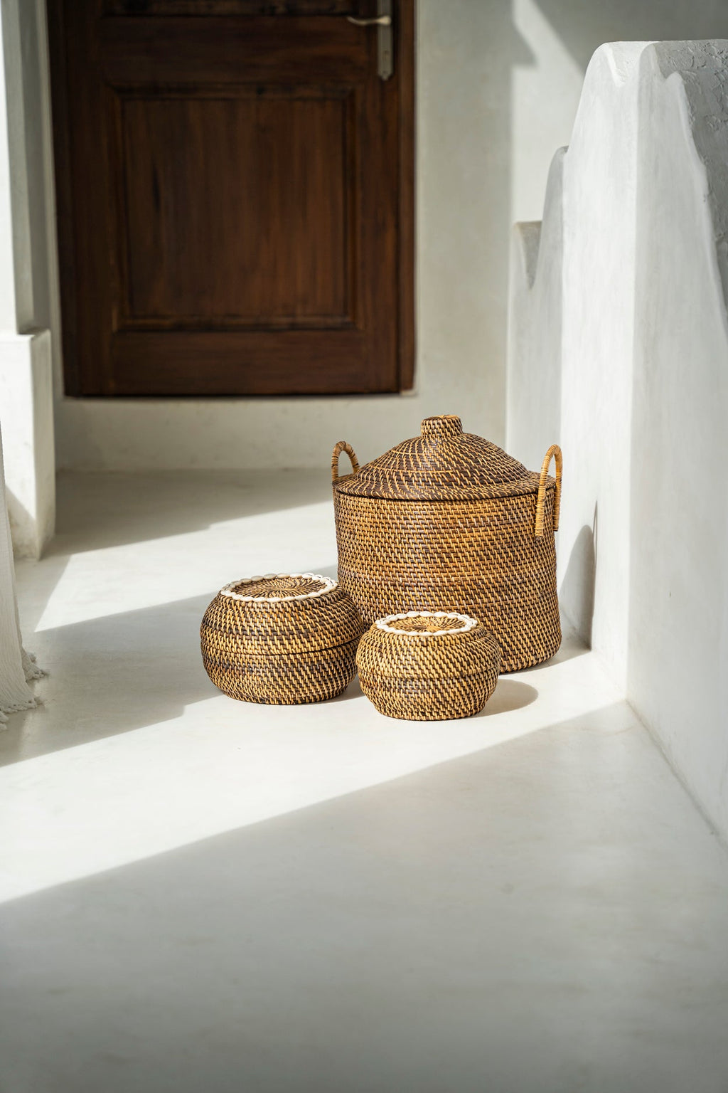 COLONIAL STORAGE BASKET WITH LID | RATTAN | 2 SIZES - Green Design Gallery