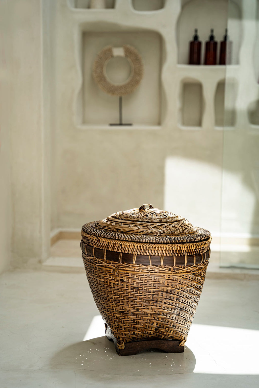 COLONIAL STORAGE BASKET WITH LID | RATTAN | 2 SIZES - Green Design Gallery