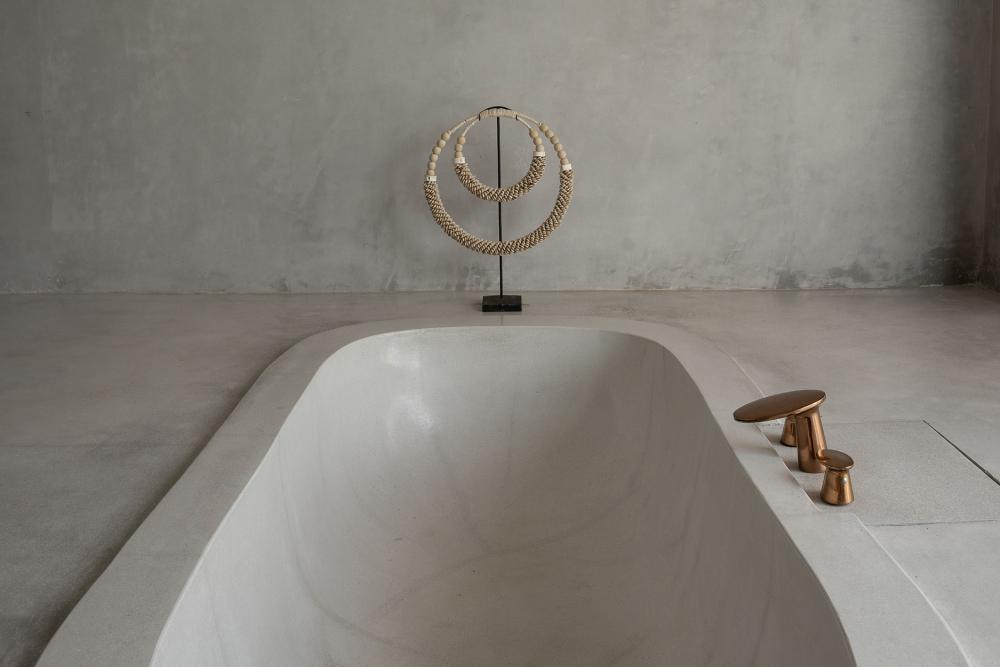 DOUBLE SHELL NECKLACE ON STAND | NATURAL– Green Design Gallery