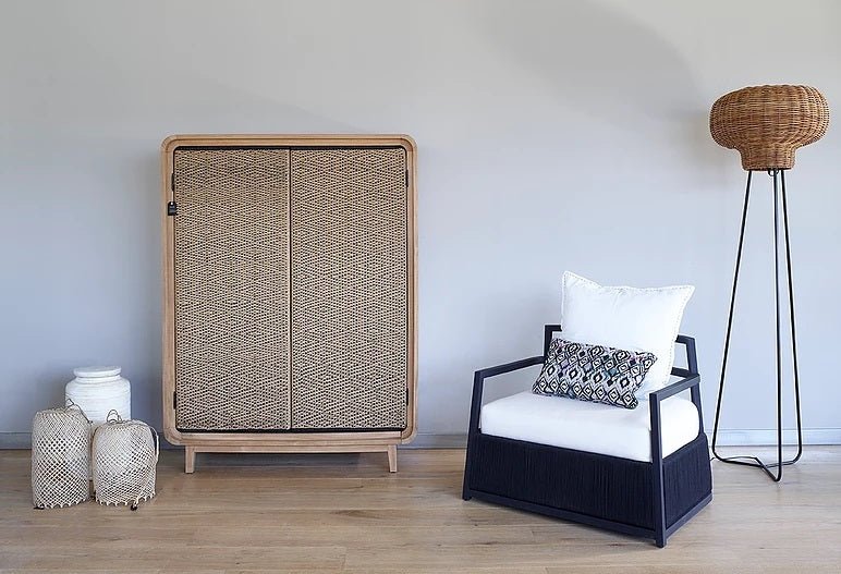 MINERVA LOUNGE CHAIR / BLACK - Green Design Gallery