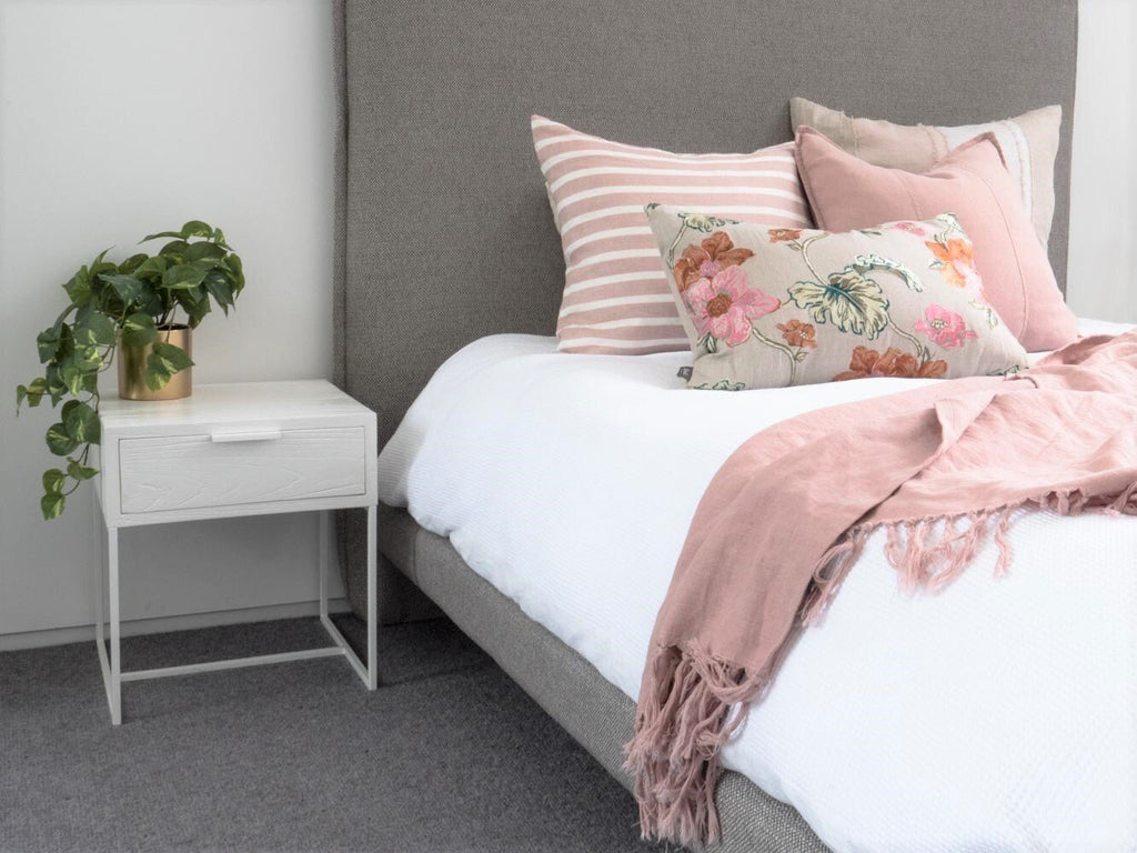 NOAH (BED)SIDE TABLE | RUSTIC WHITE - Green Design Gallery