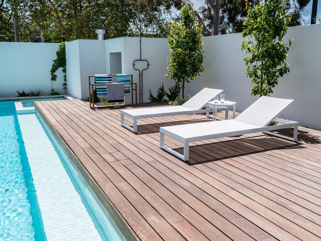 NORFOLK TOWEL RACK | ECO TEAK | IN-OUTDOORS - Green Design Gallery