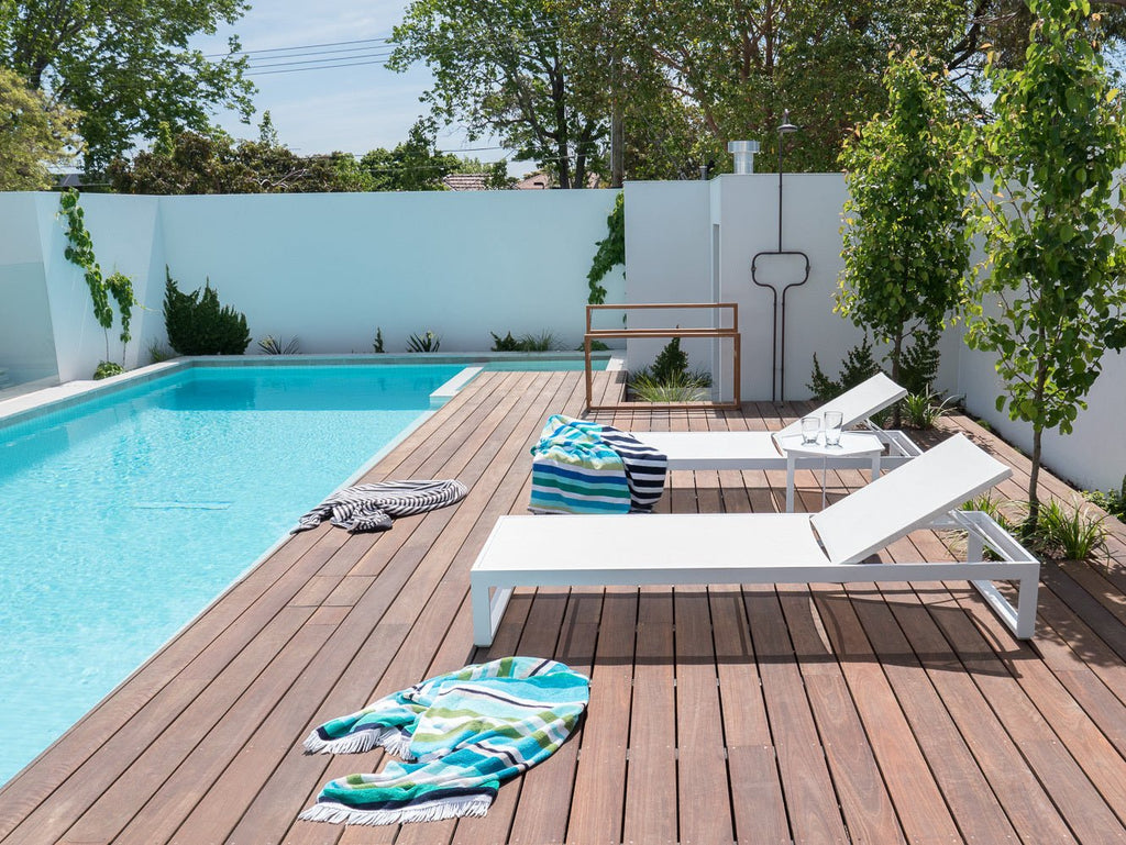 NORFOLK TOWEL RACK | ECO TEAK | IN-OUTDOORS - Green Design Gallery