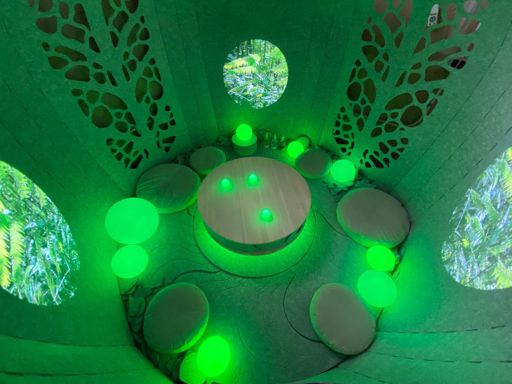 POPPI SEATING POD | 6-PERSON POD HANDMADE BY AWARD-WINNING DESIGNER FROM RECYCLED PET - Green Design Gallery