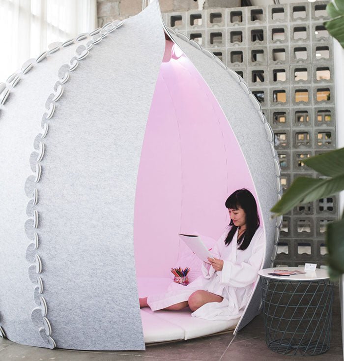 POPPI SEATING POD | 6-PERSON POD HANDMADE BY AWARD-WINNING DESIGNER FROM RECYCLED PET - Green Design Gallery