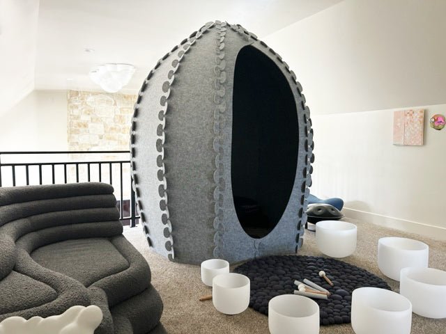 POPPI SEATING POD | 6-PERSON POD HANDMADE BY AWARD-WINNING DESIGNER FROM RECYCLED PET - Green Design Gallery
