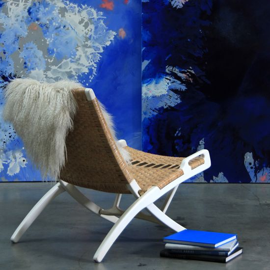 ROXY LOUNGE FOLDING CHAIR / WHITE + NATURAL - Green Design Gallery