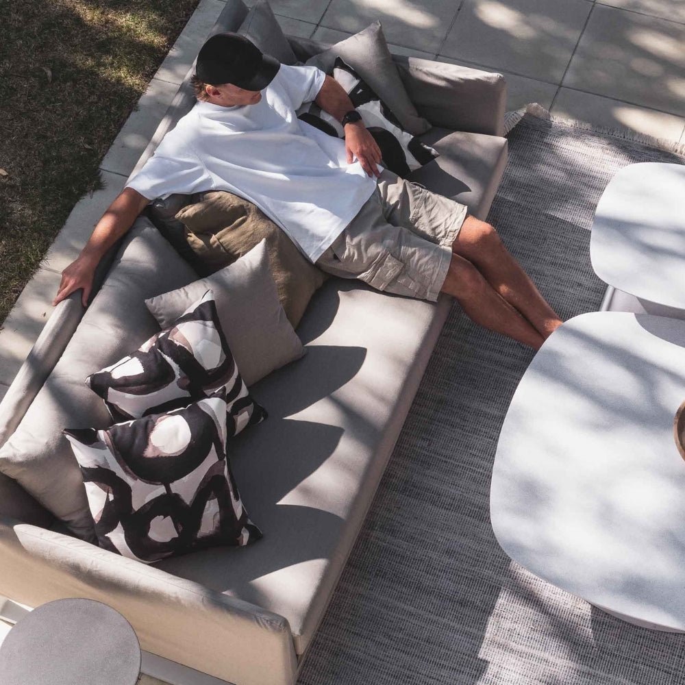 TORA COFFEE TABLE | WHITE | IN-OUTDOORS - Green Design Gallery