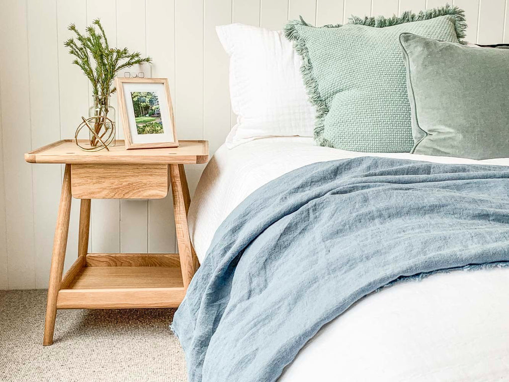 TRAY (BED)SIDE TABLE / NATURAL OAK - Green Design Gallery