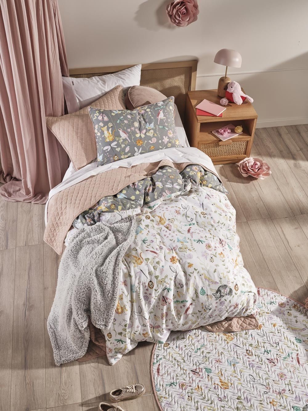 VIENNA (BED)SIDE TABLE | RATTAN + BLOND OAK - Green Design Gallery