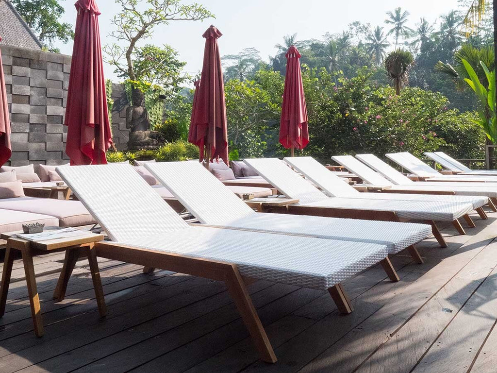 VOLARE SIDE TABLE | TEAK | IN-OUTDOORS - Green Design Gallery