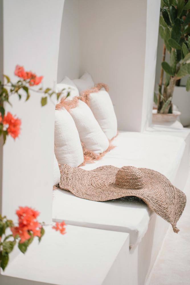 WATER HYACINTH OVERSIZED LOLITA HAT | NATURAL - Green Design Gallery