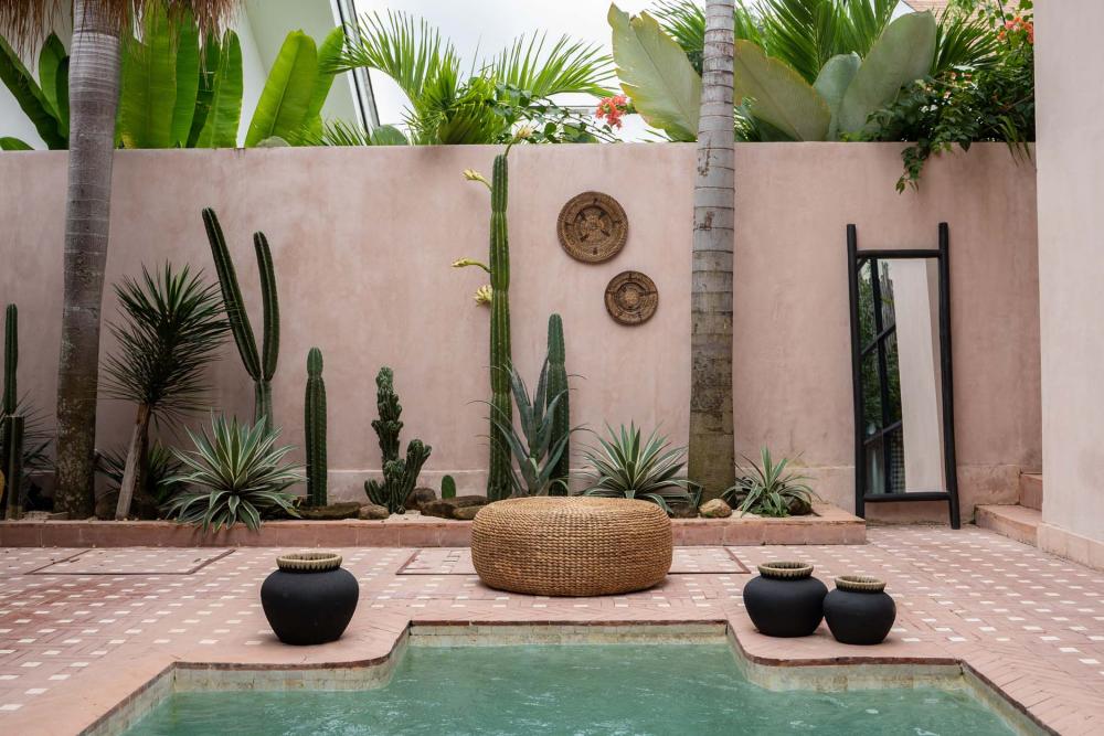 WATER HYACINTH POUF + COFFEE TABLE | NATURAL - Green Design Gallery