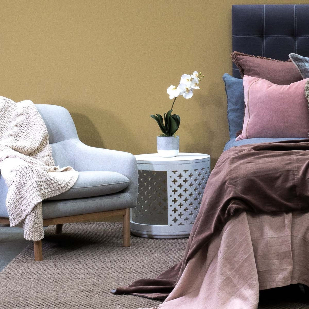 ZAIRA SIDE TABLE / ANCIENT WHITE - Green Design Gallery