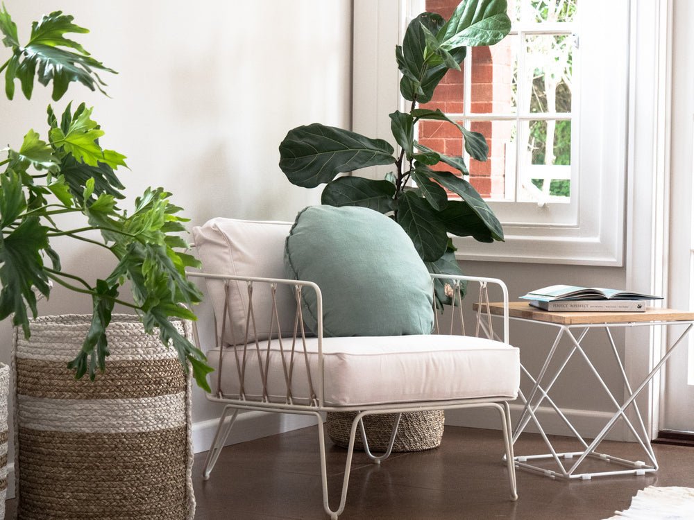 ZINOBIA LOUNGE ARMCHAIR - Green Design Gallery